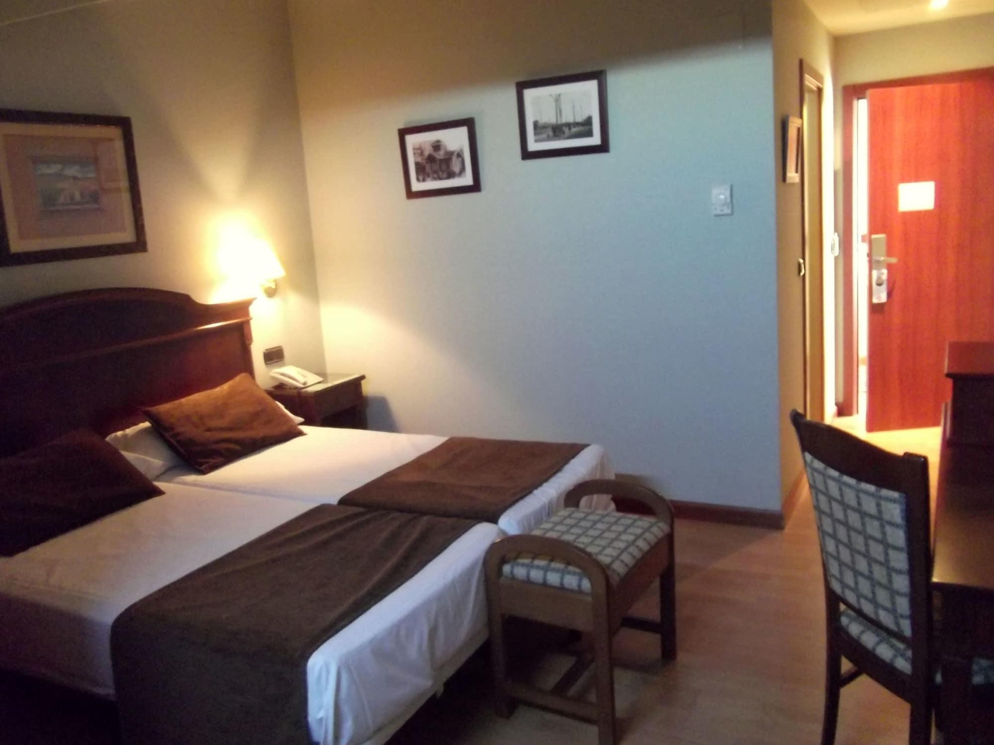 Hotel Lasa Sport Valladolid Exteriör bild