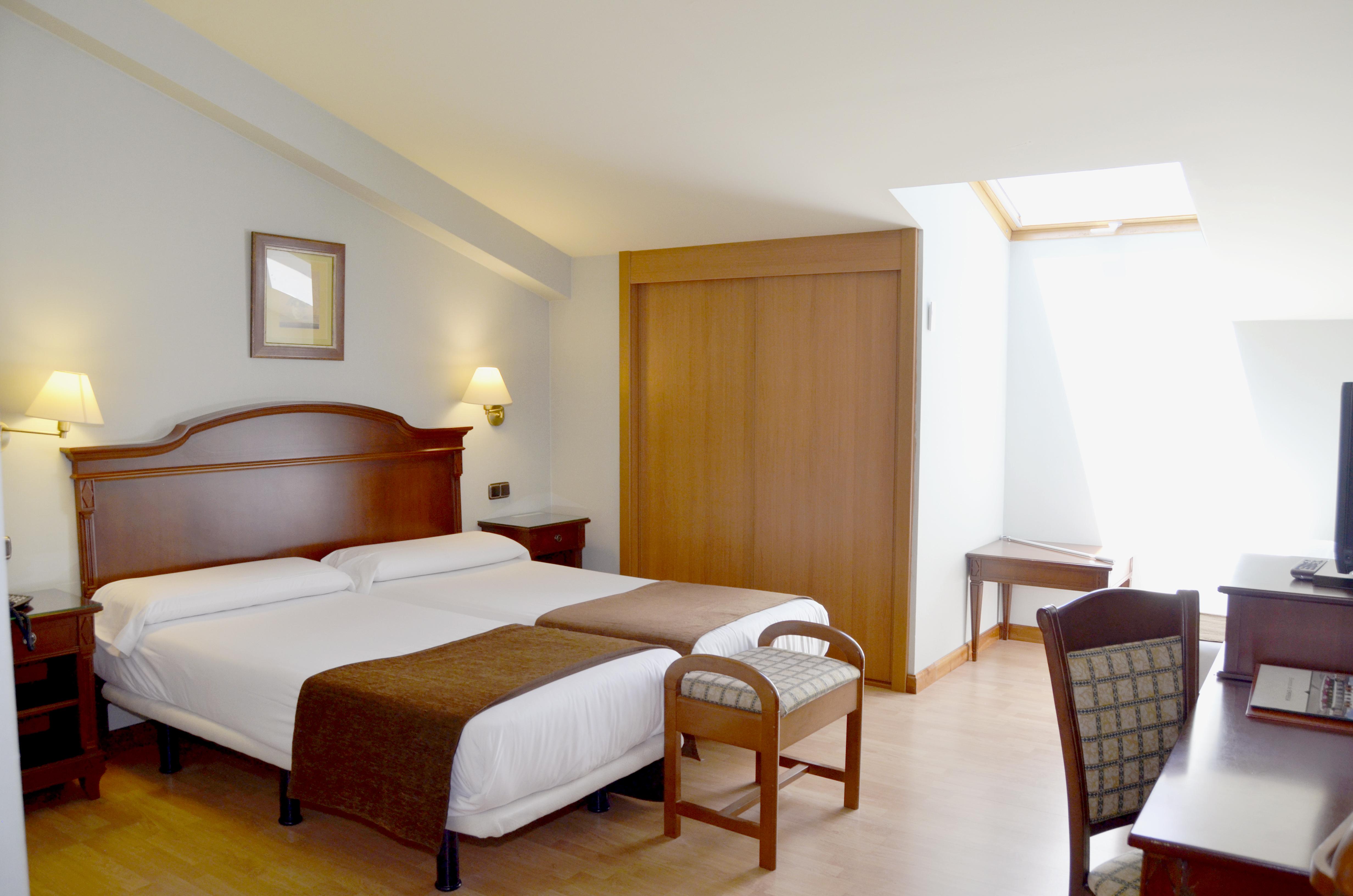 Hotel Lasa Sport Valladolid Exteriör bild