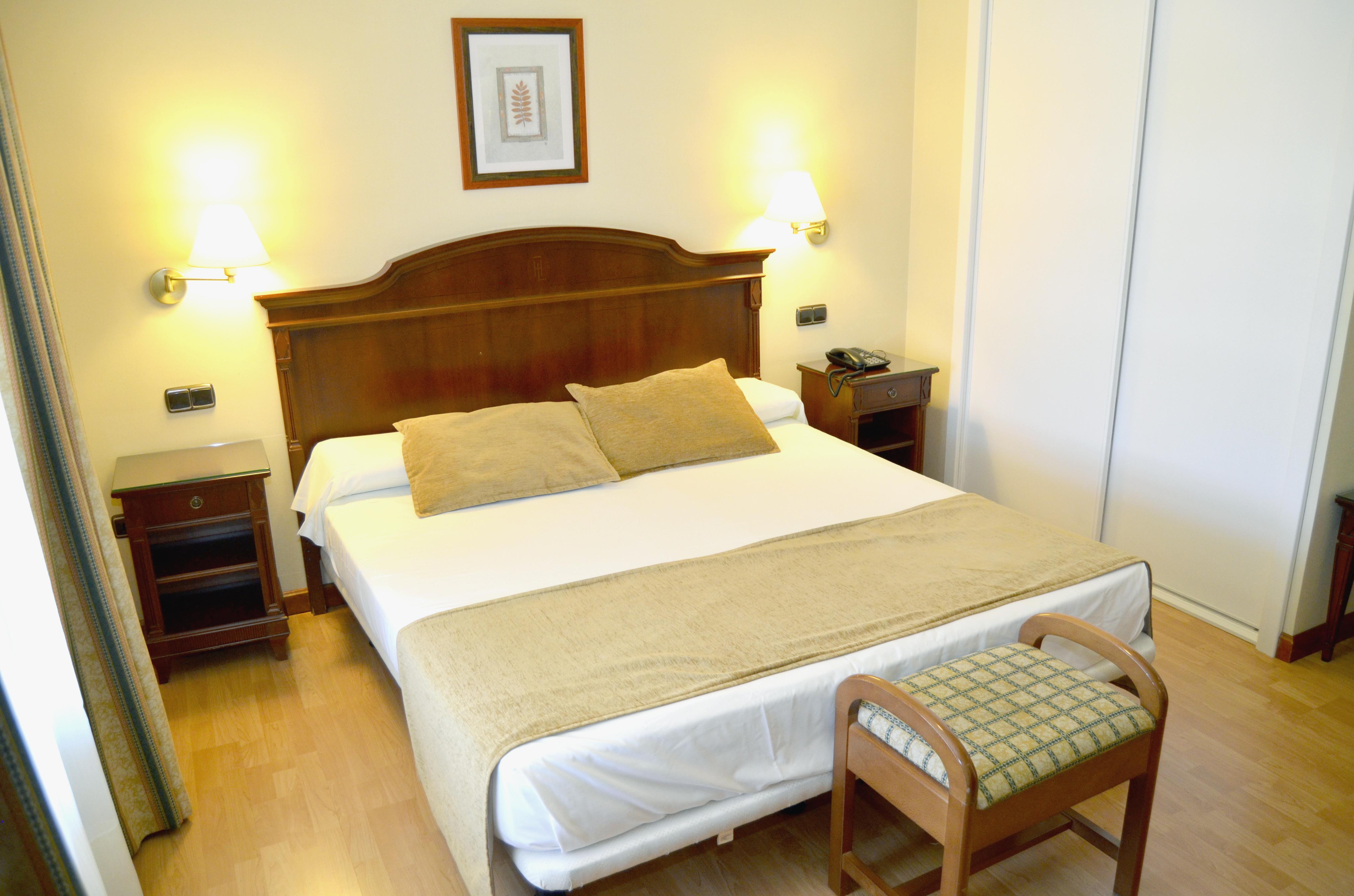Hotel Lasa Sport Valladolid Exteriör bild