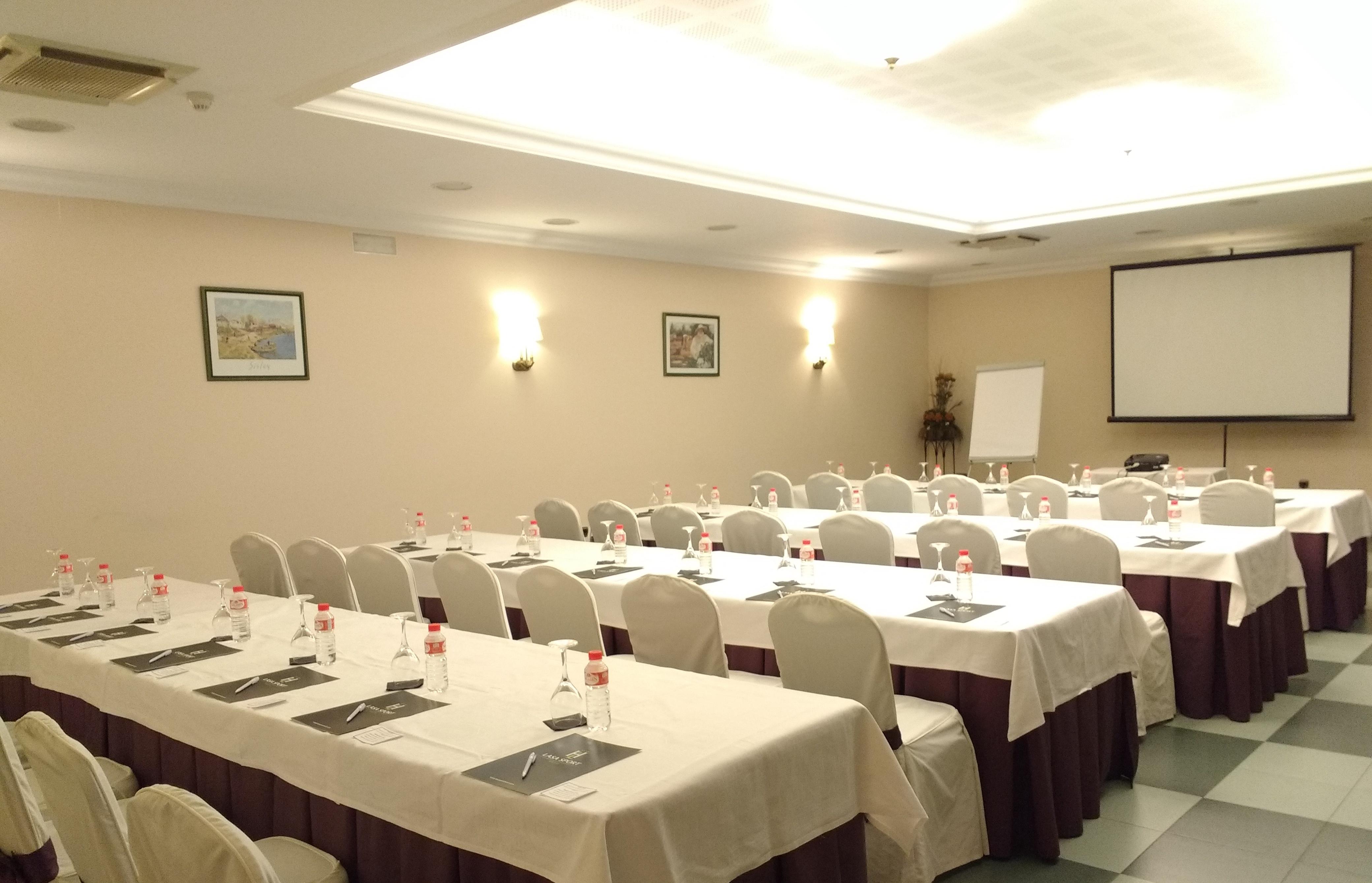 Hotel Lasa Sport Valladolid Exteriör bild