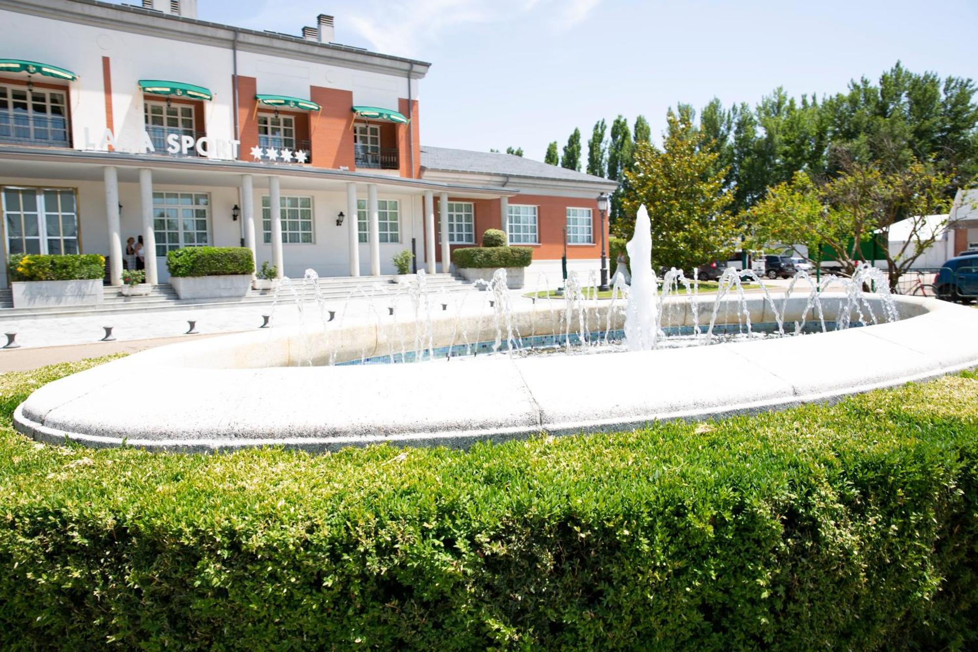 Hotel Lasa Sport Valladolid Exteriör bild