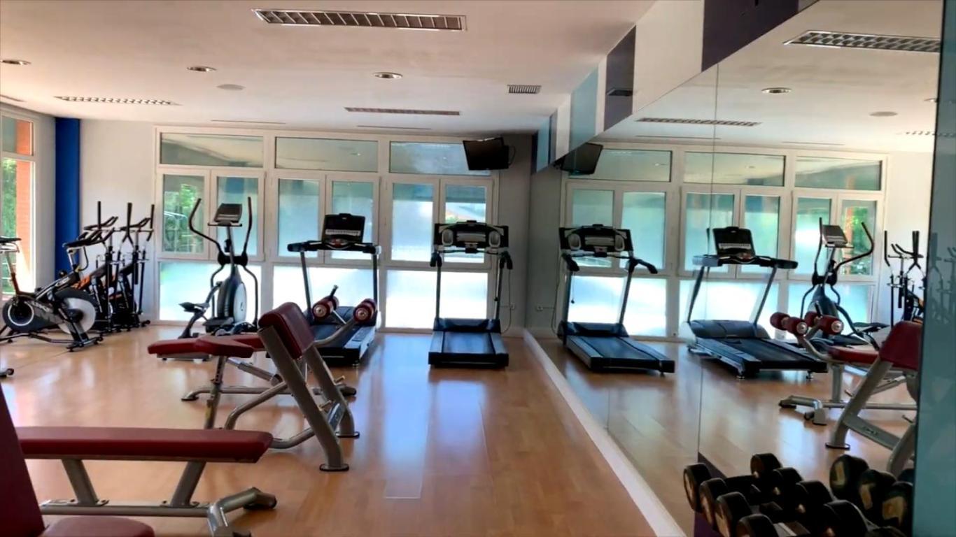 Hotel Lasa Sport Valladolid Exteriör bild