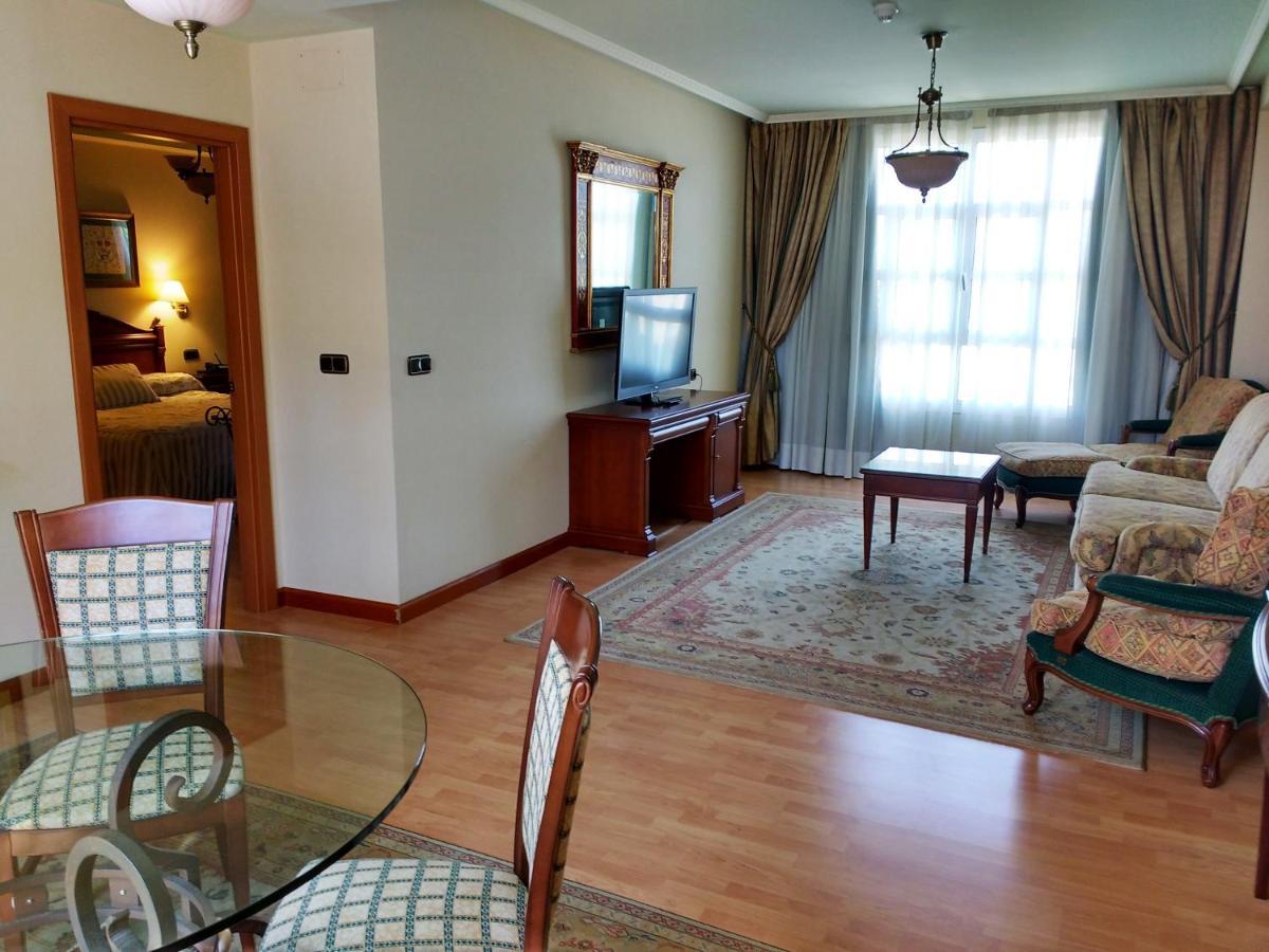 Hotel Lasa Sport Valladolid Exteriör bild